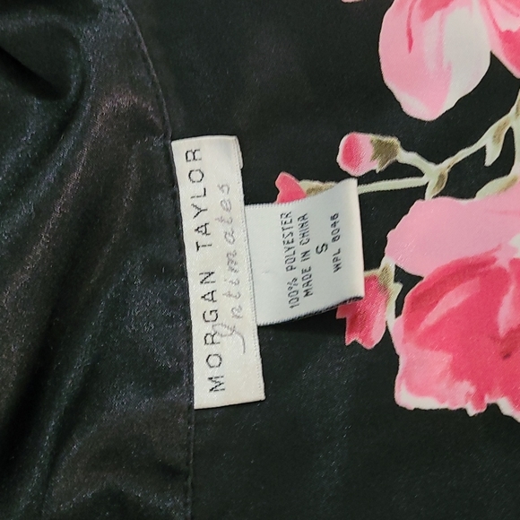 Morgan Taylor button up night gown - Picture 2 of 3